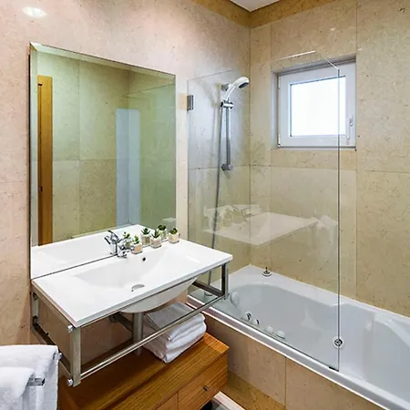 Beautiful 1-bed In Албуфейра